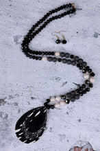 Load image into Gallery viewer, Lovely Grace Necklace
